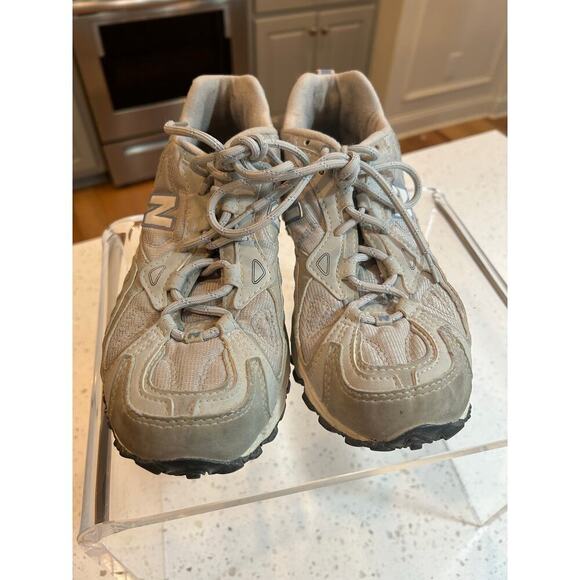 New Balance Women's All Terrain Running Shoes - Size 8 womens - Picture 2 of 5